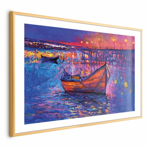 ⁨Plakat - Nowoczesny impresjonizm - nocny krajobraz jeziora z pływającą łódką (rozmiar 90x60, wykończenie Rama złota z marginesem)⁩ w sklepie Wasserman.eu