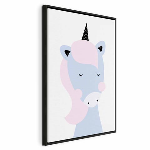 ⁨Obraz - Słodki jednorożec (1-częściowy) pionowy (rozmiar 60x90, wykończenie W ramie drewnianej czarnej)⁩ w sklepie Wasserman.eu