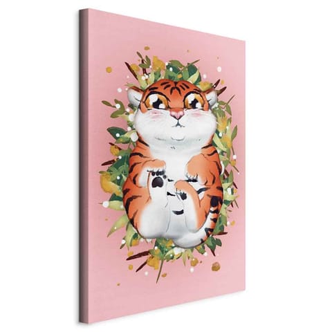 ⁨Obraz - Tygrysek na trawie (1-częściowy) pionowy (rozmiar 80x120, wykończenie Standard)⁩ w sklepie Wasserman.eu