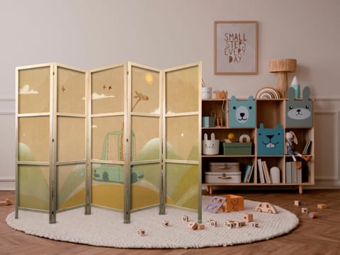 ⁨Parawan japoński - Rozmarzona podróżniczka - żyrafa jadąca autem w piękny słoneczny dzień (rozmiar 225x172, wykończenie )⁩ w sklepie Wasserman.eu