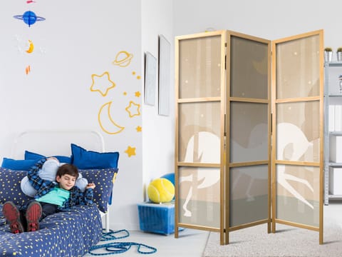 ⁨Parawan japoński - Księżycowe rumaki - konie galopujące wśród drzew w gwieździstą noc (rozmiar 135x172, wykończenie )⁩ w sklepie Wasserman.eu