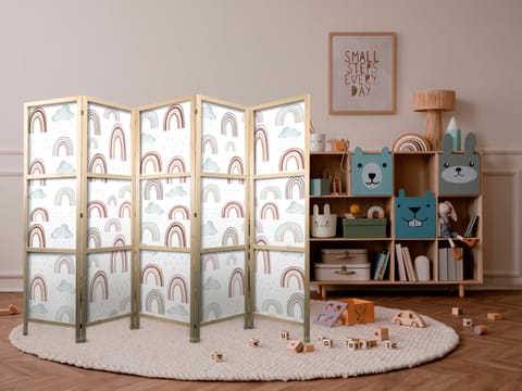 ⁨Parawan japoński - Tęcze i chmury - Tęcze rozmaitych wielkości w stonowanej kolorystyce pośród deszczowych chmur w odcieniu blado-niebieskim (rozmiar 225x172, wykończenie )⁩ w sklepie Wasserman.eu