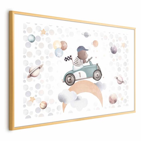⁨Plakat - Miś w wyścigówce (rozmiar 42x29.7, wykończenie Rama złota z marginesem)⁩ w sklepie Wasserman.eu
