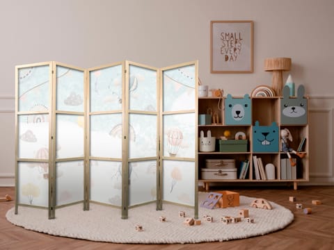 ⁨Parawan japoński - Balony na niebie - Balony w pastelowych barwach latające po zachmurzonym niebie - wśród tęczy i gwiazd (rozmiar 225x172, wykończenie )⁩ w sklepie Wasserman.eu