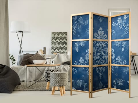 ⁨Parawan japoński - Ornament retro - dekoracyjny motyw w przetartych błękitach (rozmiar 135x172, wykończenie )⁩ w sklepie Wasserman.eu