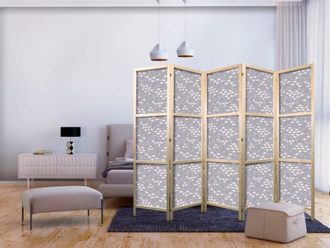 ⁨Parawan japoński - Podwodna ławica małych rybek - Drobne jasno-beżowe rybki na tle morskich toni w szarych tonacjach (rozmiar 225x172, wykończenie )⁩ w sklepie Wasserman.eu