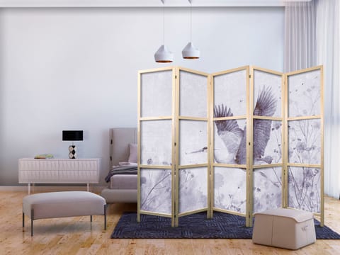 ⁨Parawan japoński - Majestatyczny lot - żuraw w locie w monochromatycznej, chłodnej kolorystyce (rozmiar 225x172, wykończenie )⁩ w sklepie Wasserman.eu