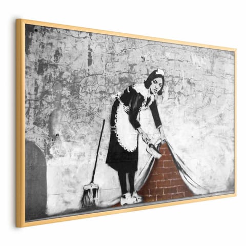 ⁨Plakat - Pokojówka (rozmiar 42x29.7, wykończenie Rama złota)⁩ w sklepie Wasserman.eu