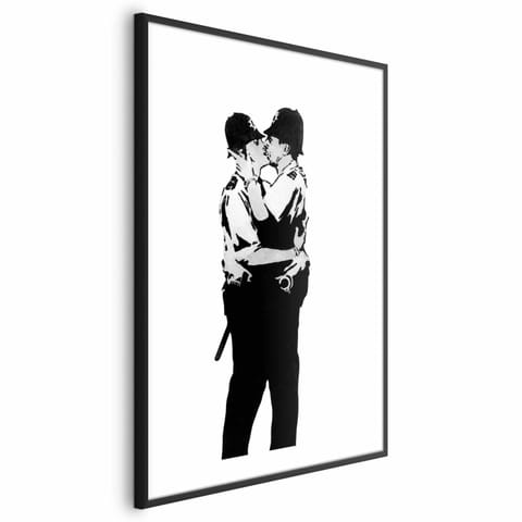 ⁨Plakat - Kissing Coppers (rozmiar 21x30, wykończenie Rama czarna z marginesem)⁩ w sklepie Wasserman.eu
