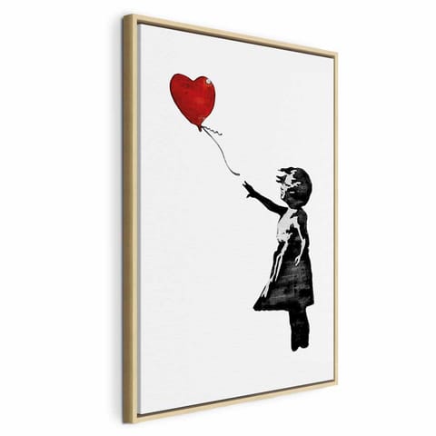 ⁨Obraz - Banksy: Dziewczynka z balonem (1-częściowy) pionowy (rozmiar 60x90, wykończenie W ramie drewnianej naturalnej)⁩ w sklepie Wasserman.eu