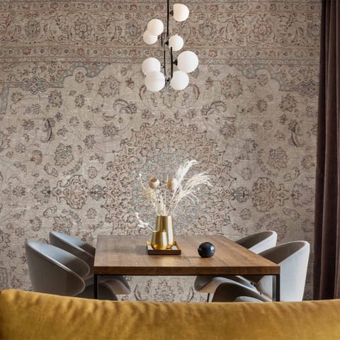 ⁨Fototapeta - Piaskowy dywan - przetarty perski dywan z bogatymi motywami zdobniczymi (rozmiar 400x280, wykończenie Wodoodporna)⁩ w sklepie Wasserman.eu