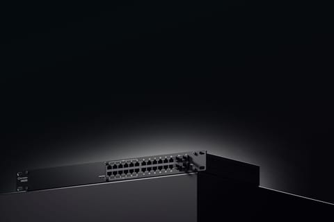⁨Teltonika Networks SWM280 24-ports rack⁩ w sklepie Wasserman.eu