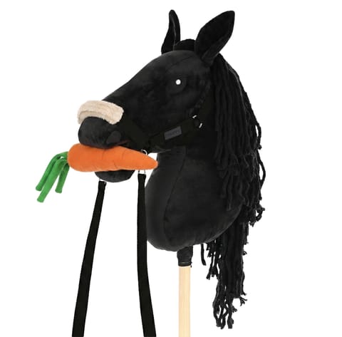 ⁨Hobby Horse A3 Skippi duży czarny, marchewka, czarny kantar, wodze, mufka⁩ w sklepie Wasserman.eu