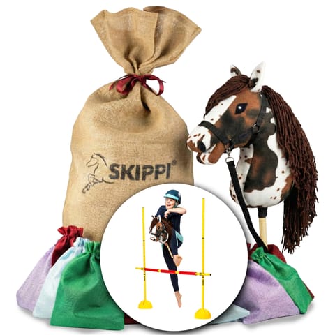 ⁨Worek prezentowy Hobby Horse Skippi z koniem gniado - srokatym i przeszkodą⁩ w sklepie Wasserman.eu