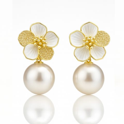 ⁨Kolczyki ze stali szlachetnej pozłacane 14k złotem, wiszące Perły z Kwiatem KST3513⁩ w sklepie Wasserman.eu