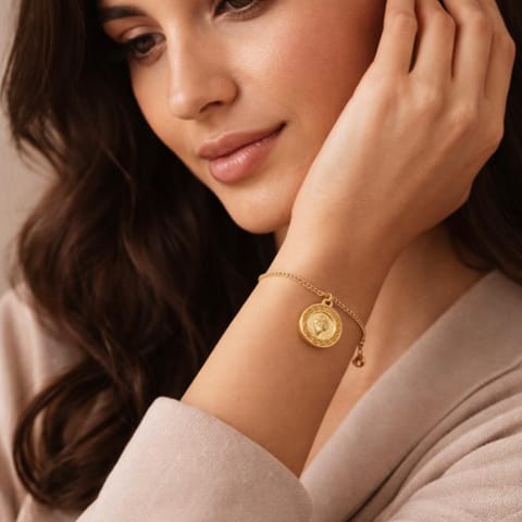 ⁨Bransoletka z monetką by Klaudia Nieścior (B25/KN/03AU)⁩ w sklepie Wasserman.eu