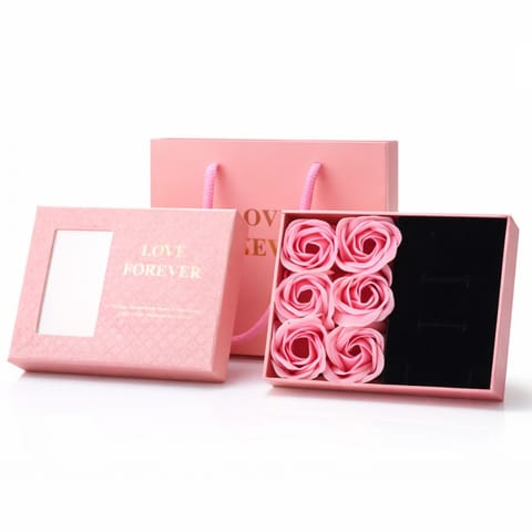 ⁨Pudełeczko na biżuterię z 6 szt. zapachowych róż mydlanych, różowe na prezent BUK28R⁩ w sklepie Wasserman.eu