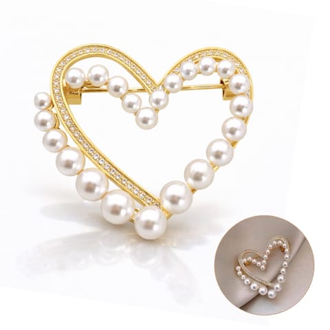 ⁨Broszka ozdobna - podwójne złote Serce z cyrkoniami i perłami BZ225⁩ w sklepie Wasserman.eu