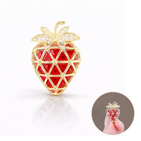 ⁨Broszka ozdobna - złota delikatna TRUSKAWKA BZ236⁩ w sklepie Wasserman.eu