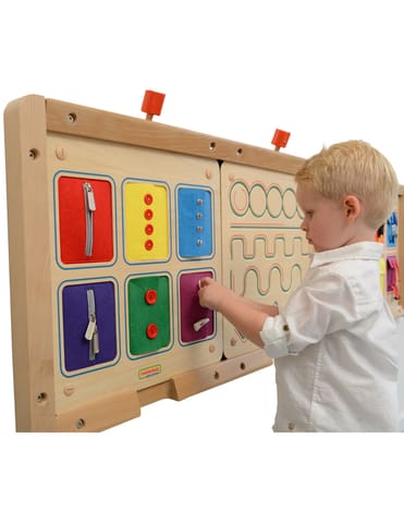 ⁨MASTERKIDZ Tablica Ścienna Otwieranie I Zamykanie Zamków Suwaki Guziki Montessori⁩ w sklepie Wasserman.eu