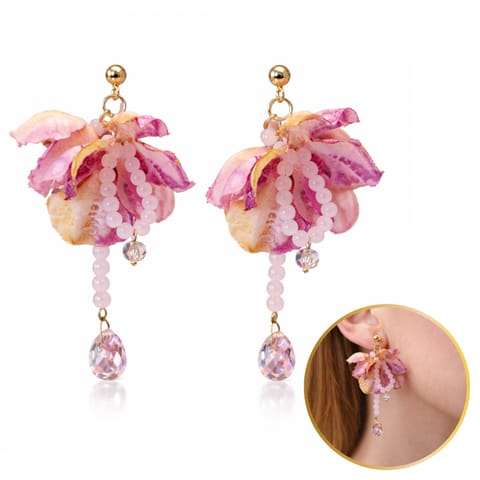 ⁨Kolczyki wiszące, efektowne tiulowe różowe z kryształkami, sztyft K1730⁩ w sklepie Wasserman.eu