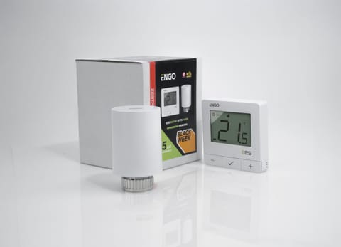 ⁨ENGO Controls Inteligentny zestaw ogrzewania Bieły (E25-BATW-4 + ETRV-M30)⁩ w sklepie Wasserman.eu