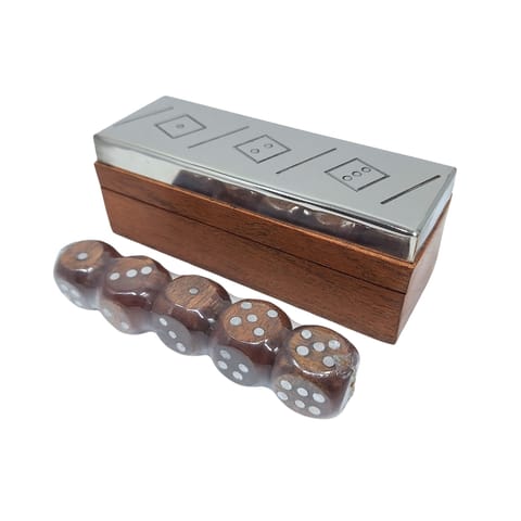 ⁨Gra w kości w pudełku drewnianym z metalowym topem - G1117⁩ w sklepie Wasserman.eu