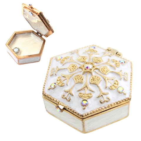 ⁨Bogato zdobione metalowe pudełeczko prezentowe z kryształkami - B0035-08WH⁩ w sklepie Wasserman.eu