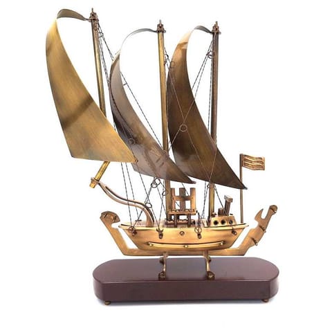 ⁨Duży Okręt mosiężny na podstawie drewnianej - 38cm - N-3615B⁩ w sklepie Wasserman.eu