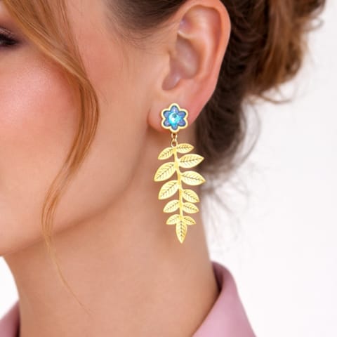 ⁨Kolczyki ze stali szlachetnej pozłacane 14k złotem, wiszące liście kwiat KST3450⁩ w sklepie Wasserman.eu