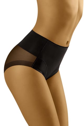 ⁨Uniqa briefs White (Size L)⁩ at Wasserman.eu