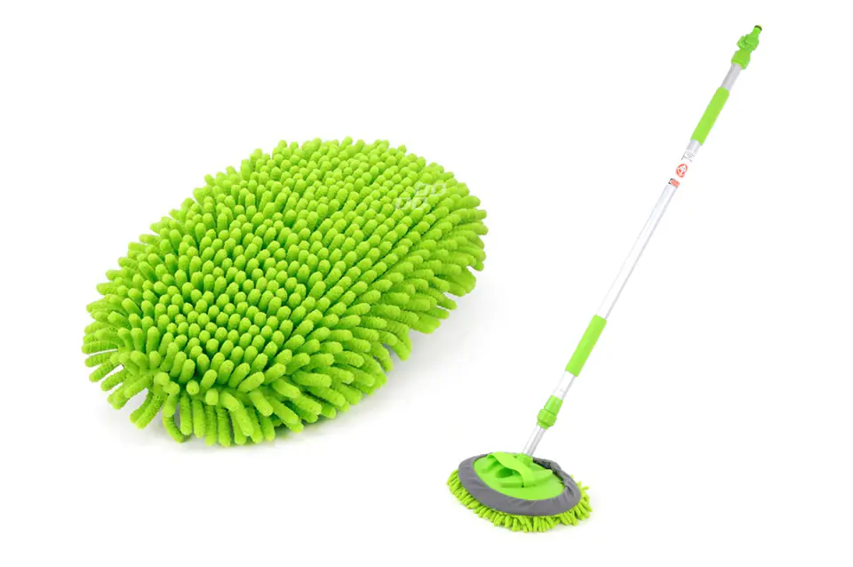 ⁨Telescopic brush with microfiber, flow-through 145-247cm⁩ at Wasserman.eu