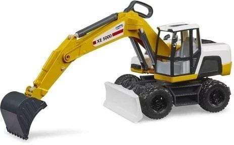 ⁨Excavator with wheel grader XE 5000⁩ at Wasserman.eu