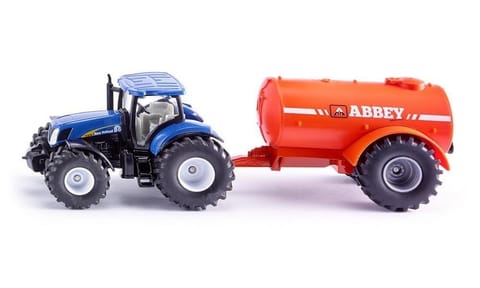 ⁨Tractor with single-axle tanker⁩ at Wasserman.eu