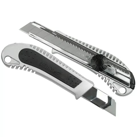 ⁨Nóż 18mm ostrze odłamywane,metalowy+guma, display⁩ w sklepie Wasserman.eu