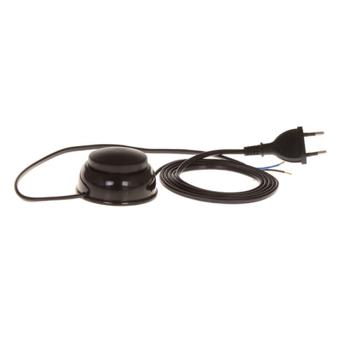 ⁨Przyłączacz z wtyczką płaską z wyłącznikiem nożnym do lamp, dwutorowy, 250v, 2,5a, 1,9m, czarny⁩ w sklepie Wasserman.eu