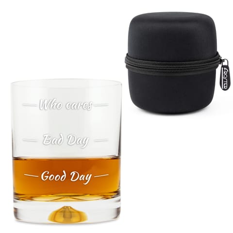 ⁨Szklanka do whisky Who cares prezent urodziny⁩ w sklepie Wasserman.eu