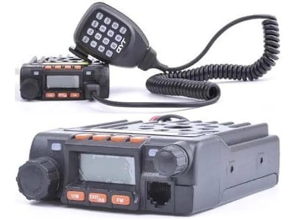 Qyt KT-8900 UHF / VHF Duobander 25W at Wasserman.eu