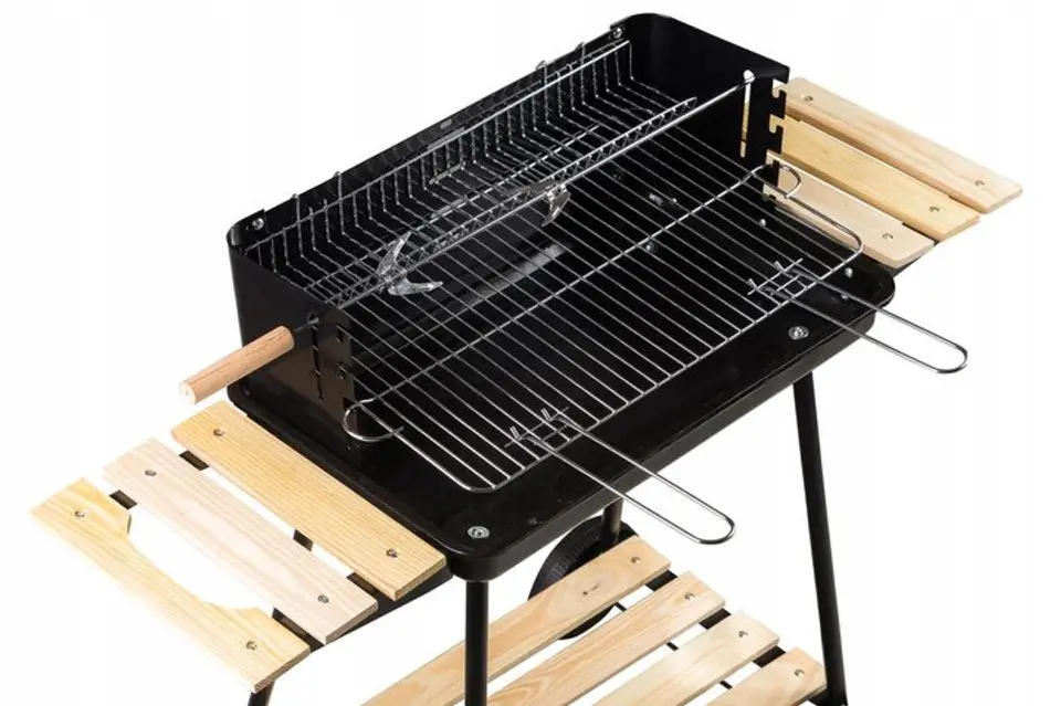 Garden grill with shelves adjustable