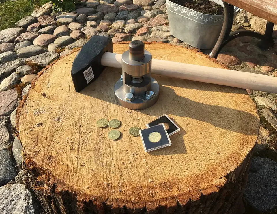 Moneta trzebiatowska „Gryf i Słoń" MonetaT