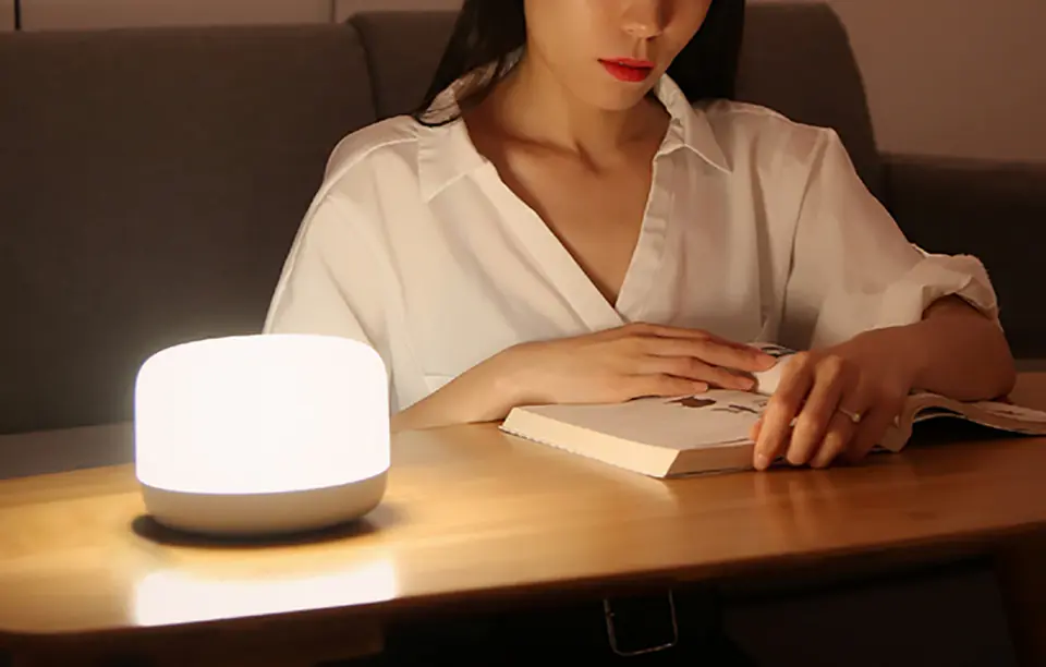 Inteligentna lampka nocna Yeelight Bedside D2