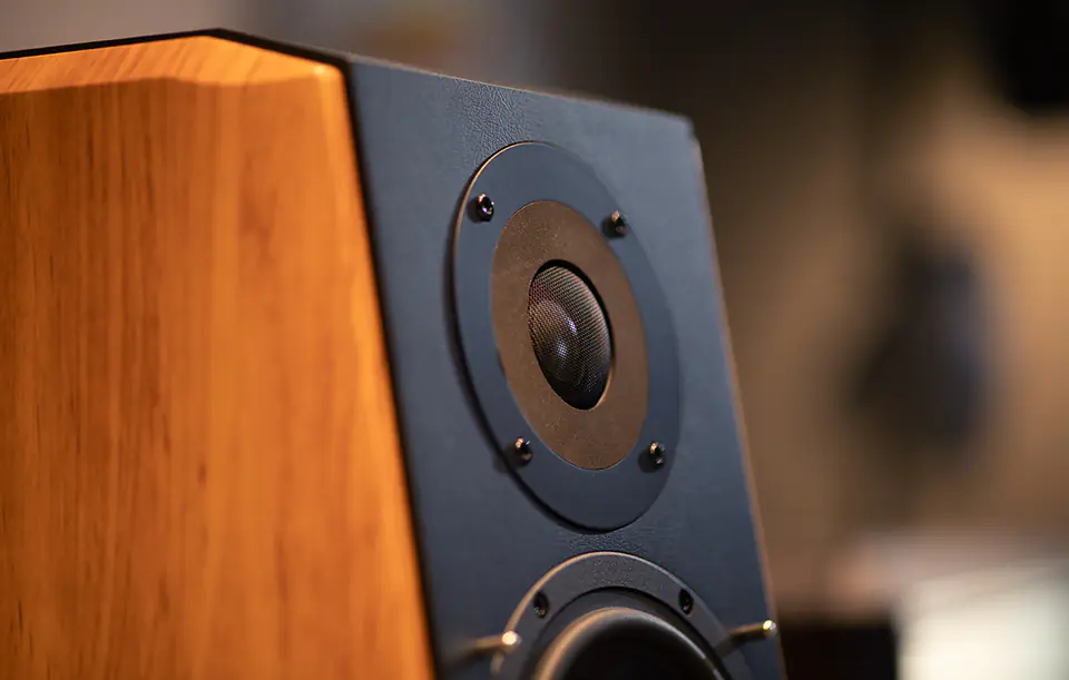 2.0 Edifier S1000MKII Speakers (brown)