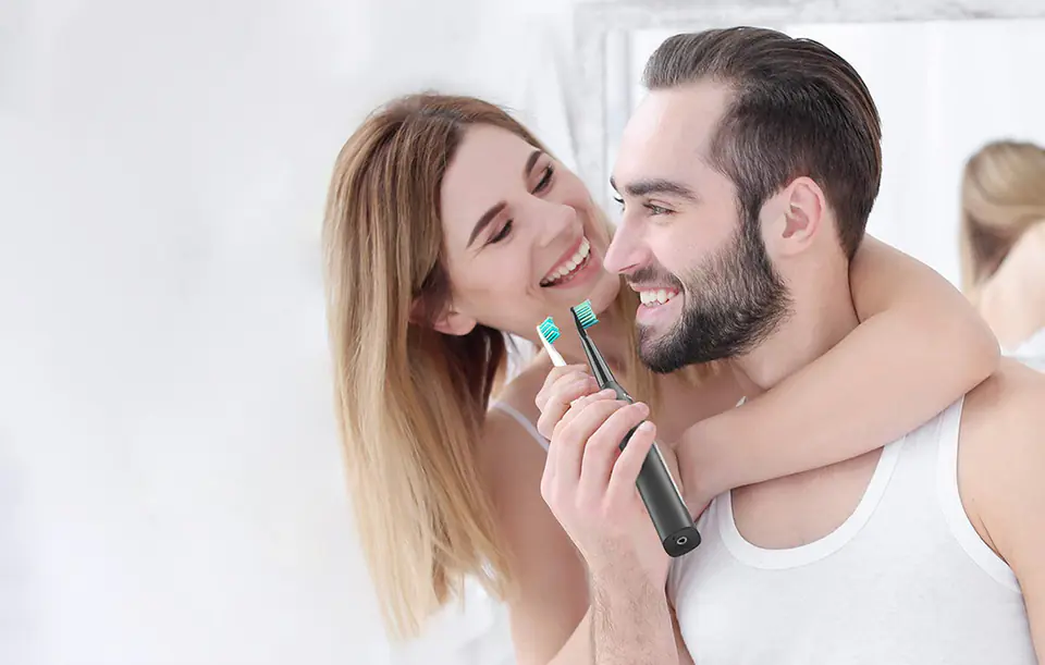 Szczoteczki soniczne do zębów z zestawem końcówek i etui FairyWill FW-507 (Czarna i Różowa)
