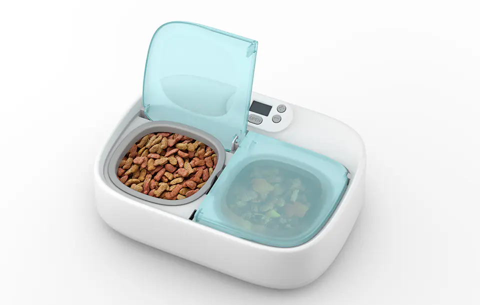 Smart two-chamber bowl with Petoneer Two-Meal Feeder cooling cartridge