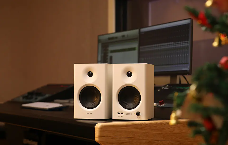 2.0 Edifier MR4 speakers (white)