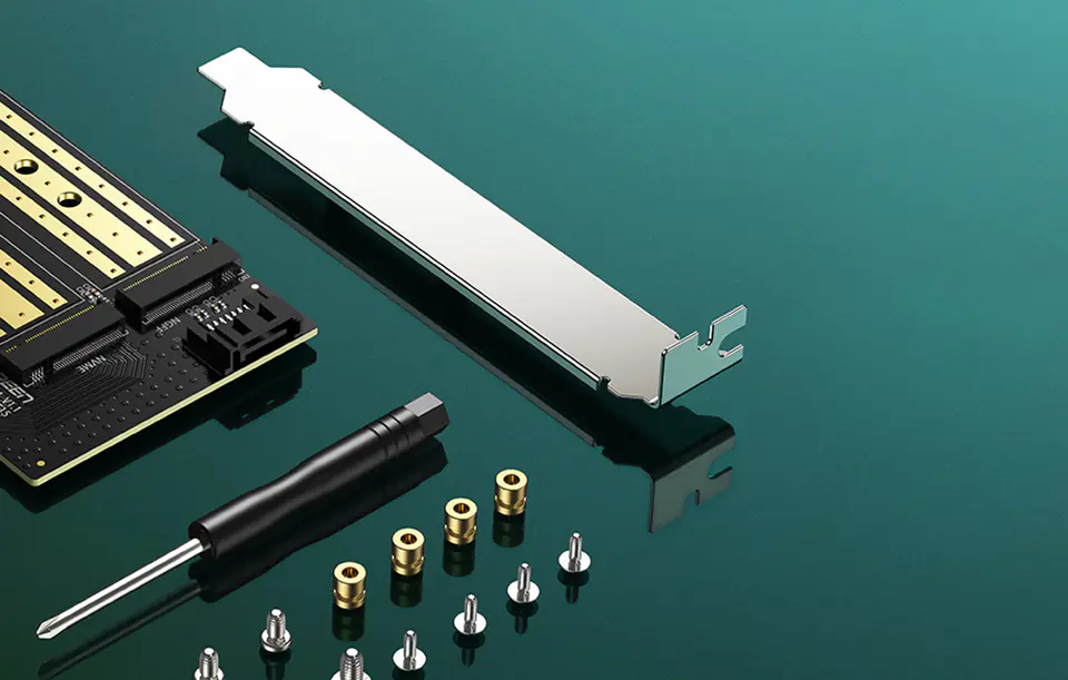 UGREEN PCIe 3.0 x4 to M.2 M-Key + M.2 B-Key Adapter