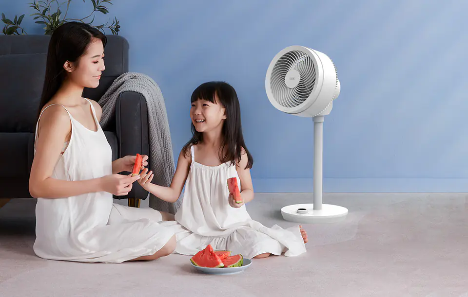 Height-adjustable fan controlled by Deerma Fan FD200 remote control