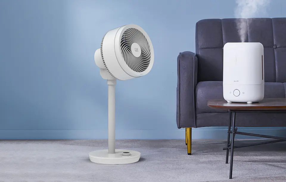 Height-adjustable fan controlled by Deerma Fan FD200 remote control