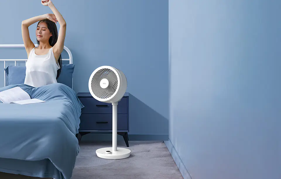 Height-adjustable fan controlled by Deerma Fan FD200 remote control