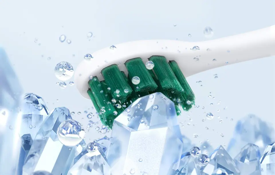 Sonic toothbrush with tip set and case Usmile Y1S (green)